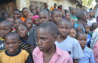 Large group of Nigerian children - school age