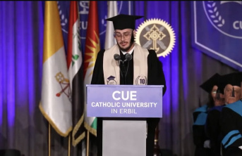 Yohana Yaqoob Abdeesh Al-Zeebaree speaking to CUE graduates