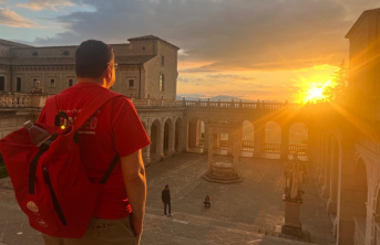 Fr. Dom fundraising for ACN Red Wednesday