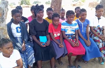 Women and children in Ntele camp