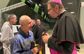 Archbishop Visvaldas Kulbokas, Apostolic Nuncio to Ukraine, with Father Ivan Levytskyi, who was freed from Russian captivity 