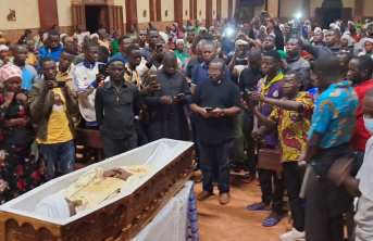 Funeral Mass and burial of Father Crépin Martial Monga (© Diocese of Bangassou)