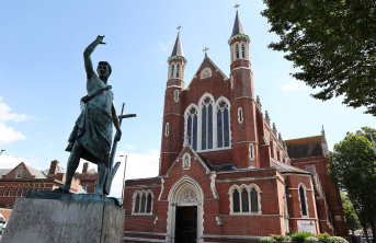 An image of the front of St John's Catholic Cathedral in Portsmouth