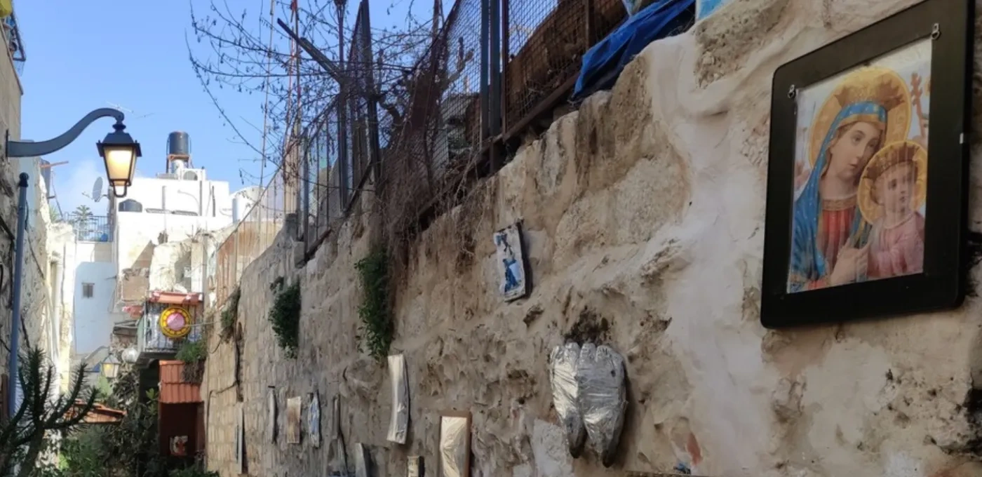 Icons on the streets of Syria