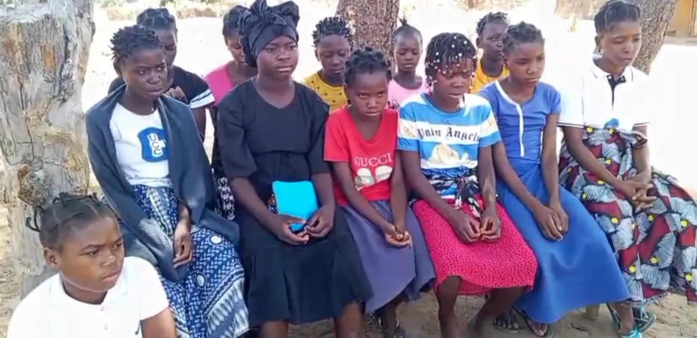 Women and children in Ntele camp