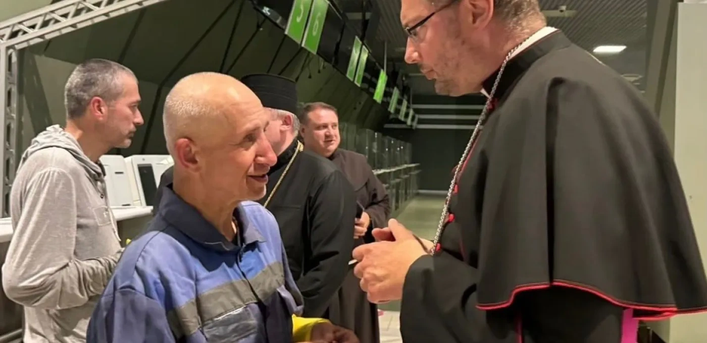 Archbishop Visvaldas Kulbokas, Apostolic Nuncio to Ukraine, with Father Ivan Levytskyi, who was freed from Russian captivity 