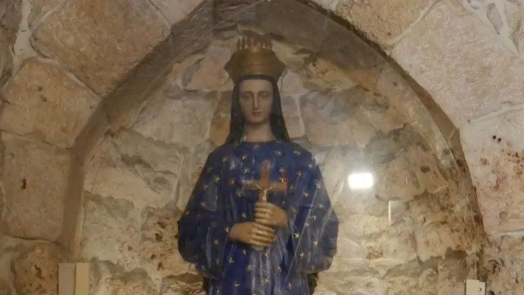The statue of Our Lady of Bechwat.