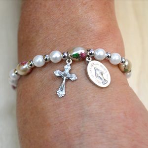 Glass Bracelet with crucifix and medal