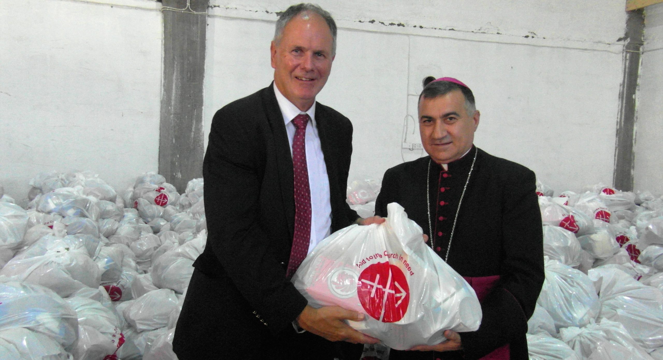 Neville Kyrke-Smith, UK Director of Aid to the Church in Need with Archbishop Bashar Warda, Chaldean Archbishop of Erbil (© Aid to the Church in Need)