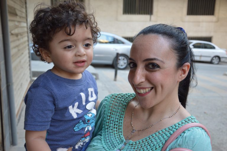 Mother and child in Aleppo (© Aid to the Church in Need)