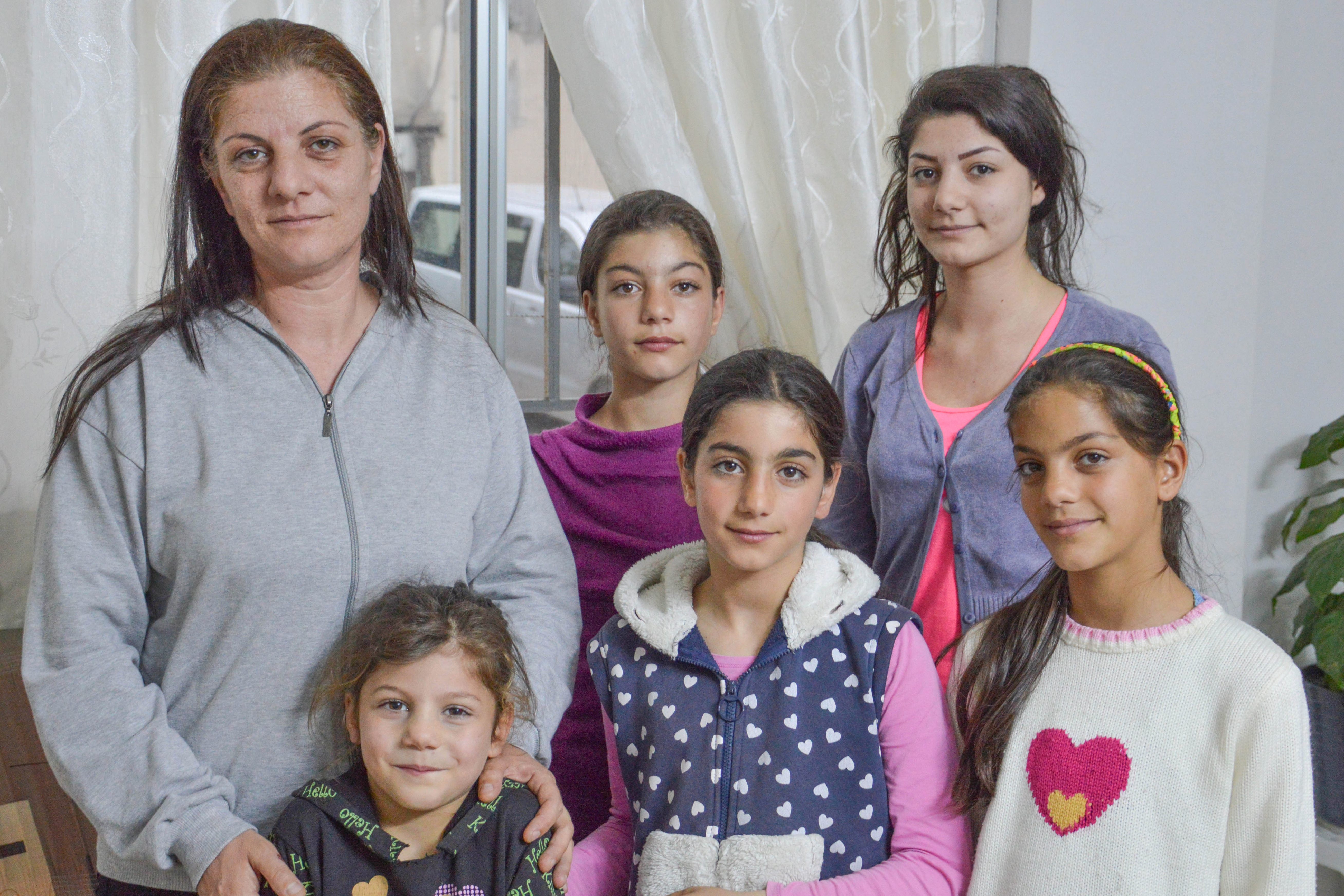 Mrs Darin Abboud and her children Maya, Maram, Mary, Mirna and Meriam (© Aid to the Church in Need)