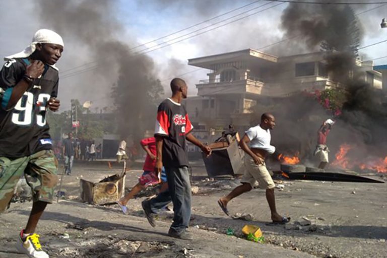 Riots in Haiti after general elections in 2010 © Digital Democracy