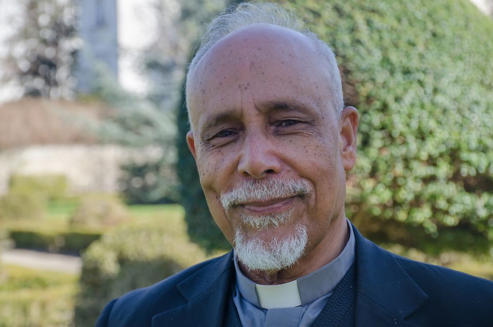 Coptic Catholic Bishop Kyrillos William of Assiut (© ACN)