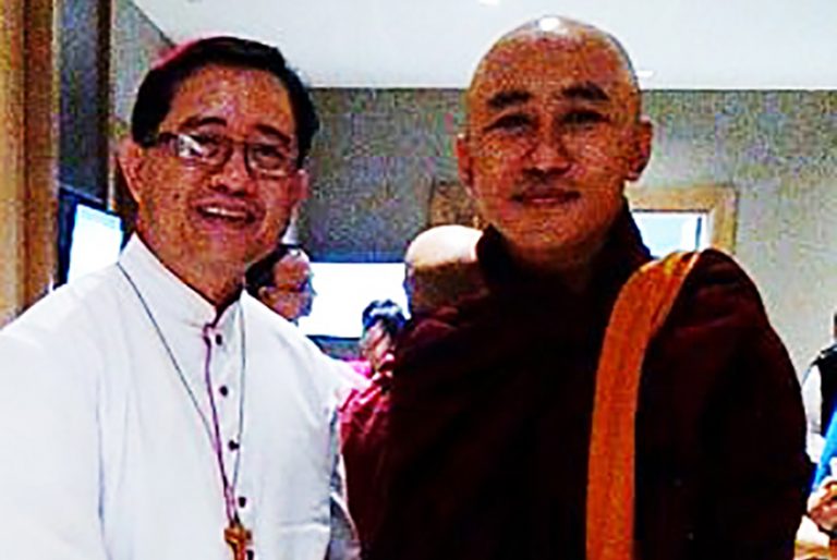Bishop John Saw Yaw Han (left) (Credit: Aid to the Church in Need)