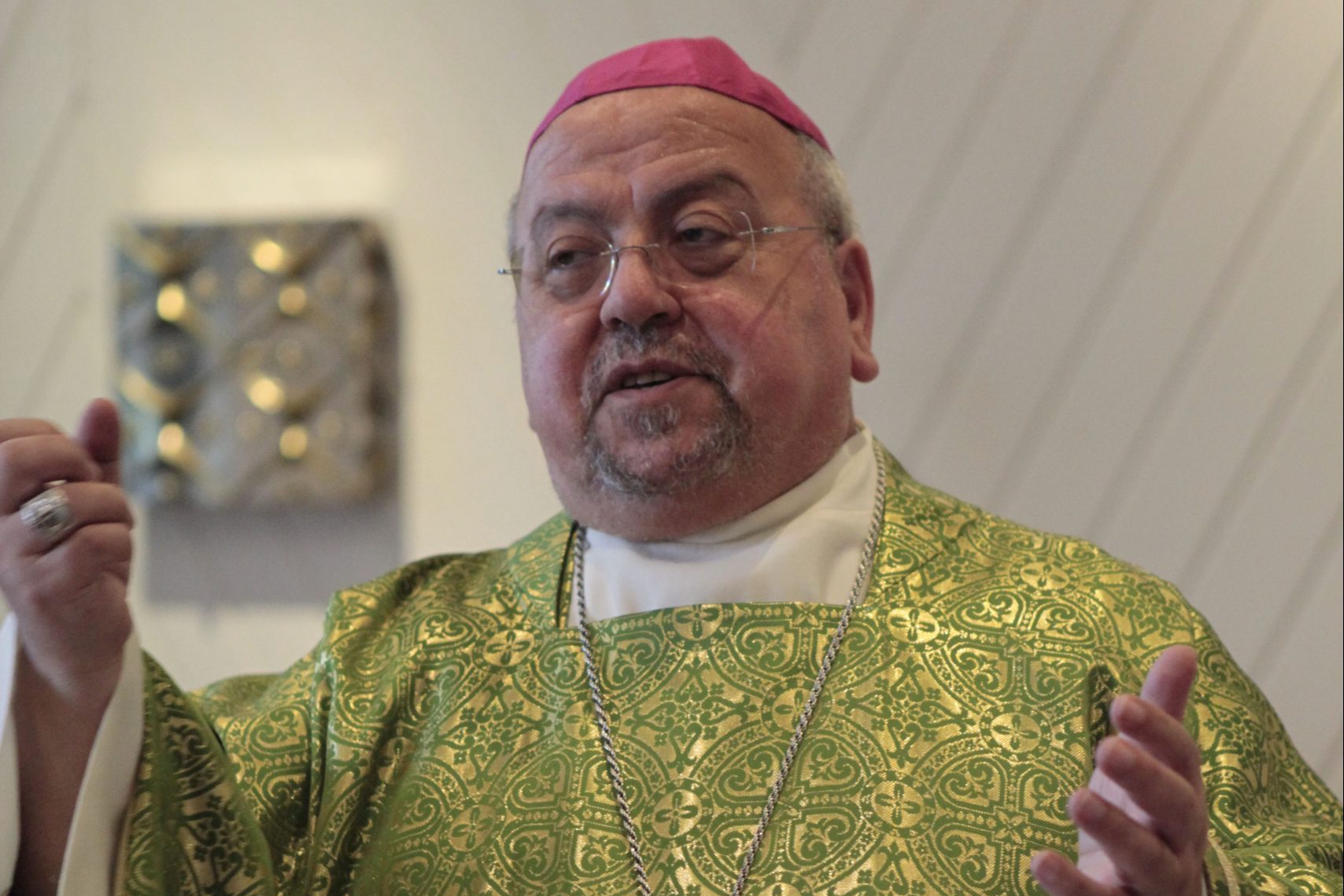 With image of Archbishop Samir Nassar (© Aid to the Church in Need)