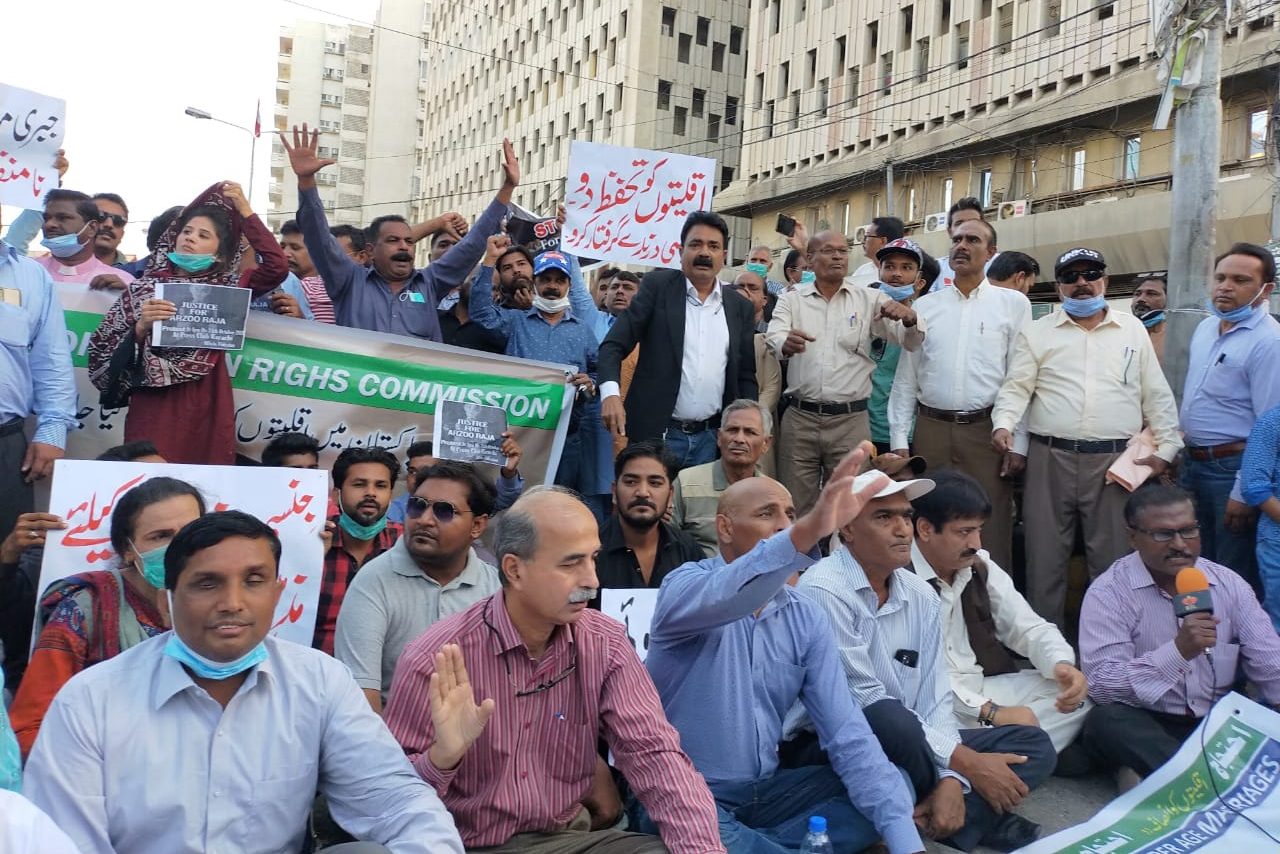 With image of Christian, Hindu and Muslim demonstrators in Karachi against forced conversions (© Aid to the Church in Need)