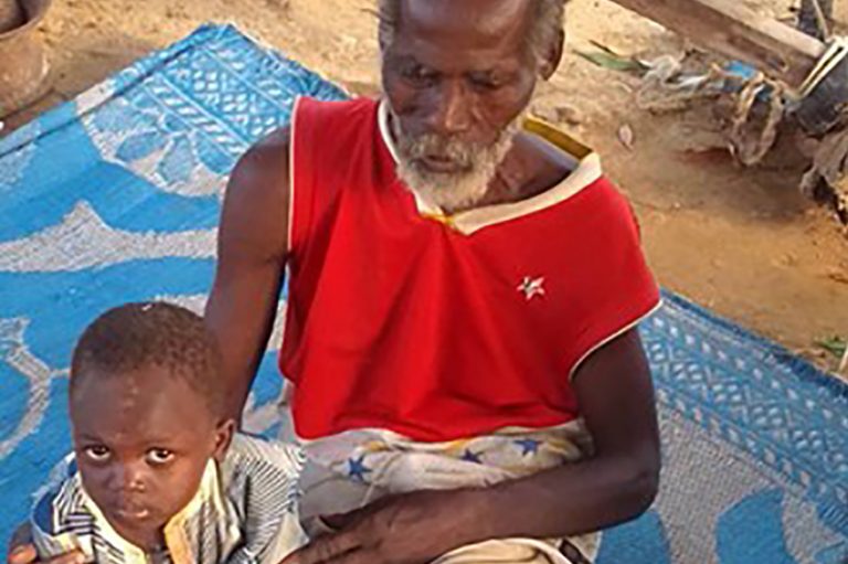 With image of IDPs in Ségou region (© ACN)