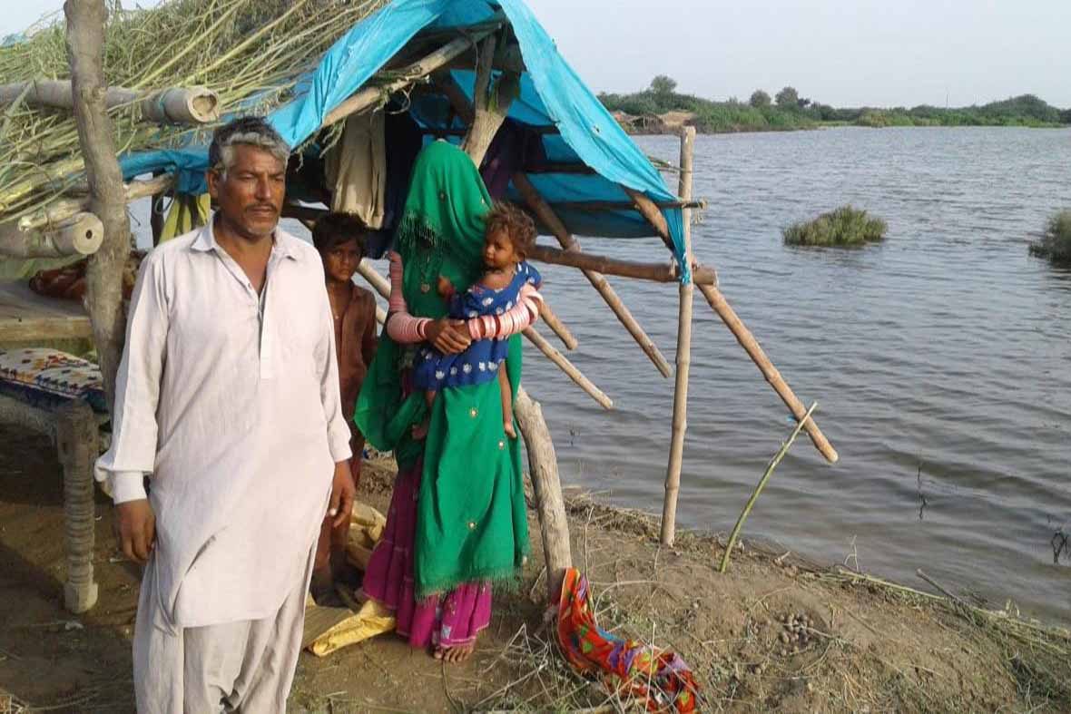 Flood victims in Sindh Province, southern Pakistan (© Aid to the Church in Need)