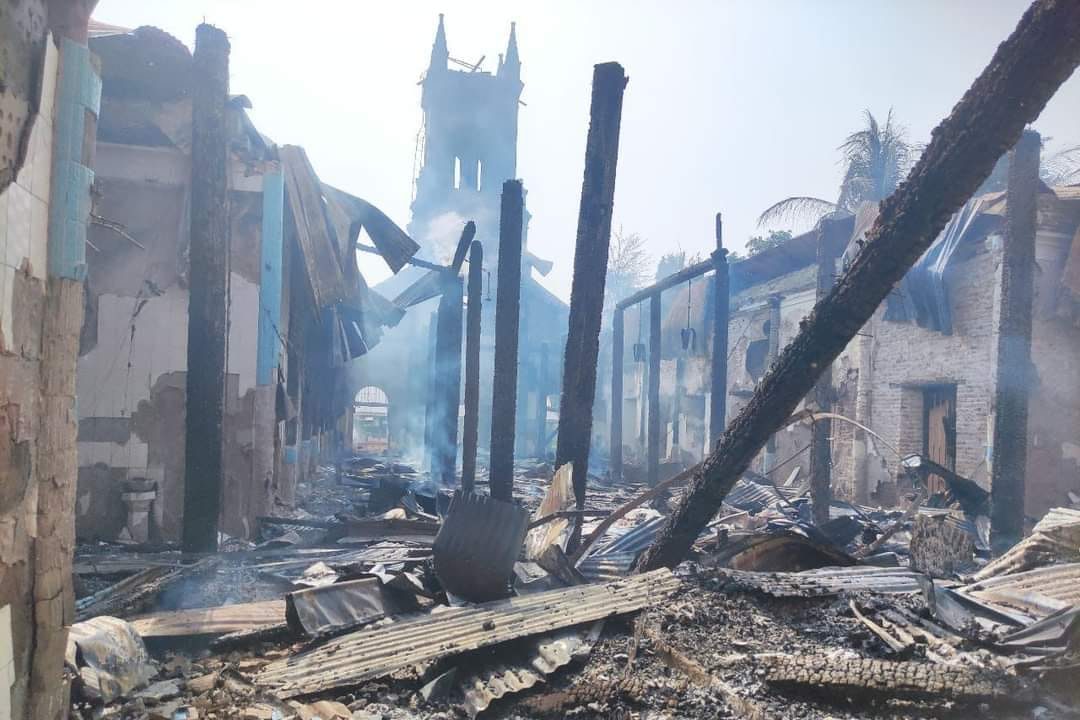 A Burmese Catholic Church destroyed in the civil war (© Radio Veritas Mandalay).