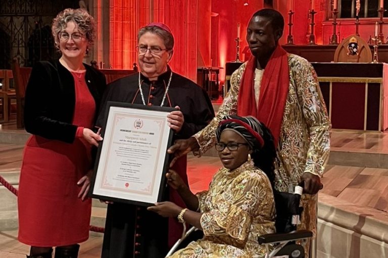 Margaret Attah receives the #RedWednesday Aid to the Church in Need (UK) ‘Courage to be Christian’ award at St George’s Cathedral, Southwark – left to right: Dr Caroline Hull, National Director, Aid to the Church in Need (UK), Archbishop Miguel Maury Buendia, Apostolic Nuncio to Great Britain, Dominic Attah and his wife, Margaret Attah.