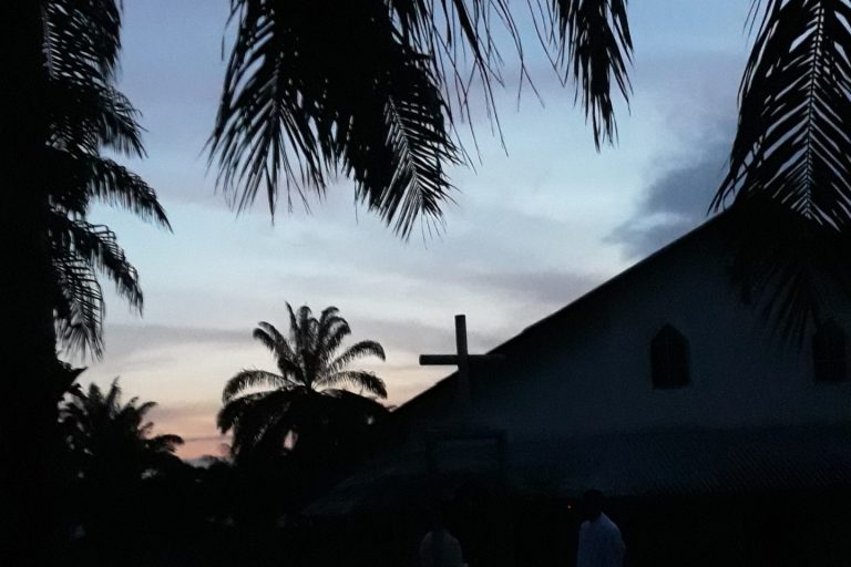 The pastoral centre in Liberia's Diocese of Gbarnga was mainly built by former child soldiers. The diocese retrained a number of former child soldiers as carpenters and masons and offered them work putting up the pastoral centre.