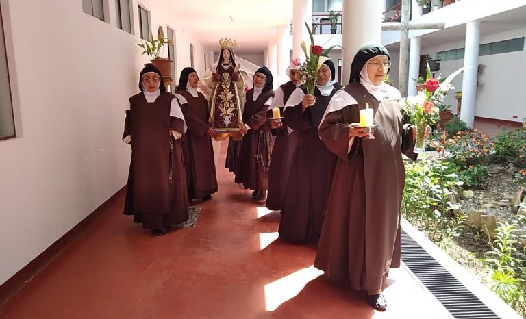 Pictures of Carmelite Sisters at the Monastery of Infant Jesus of Prague and St Joseph